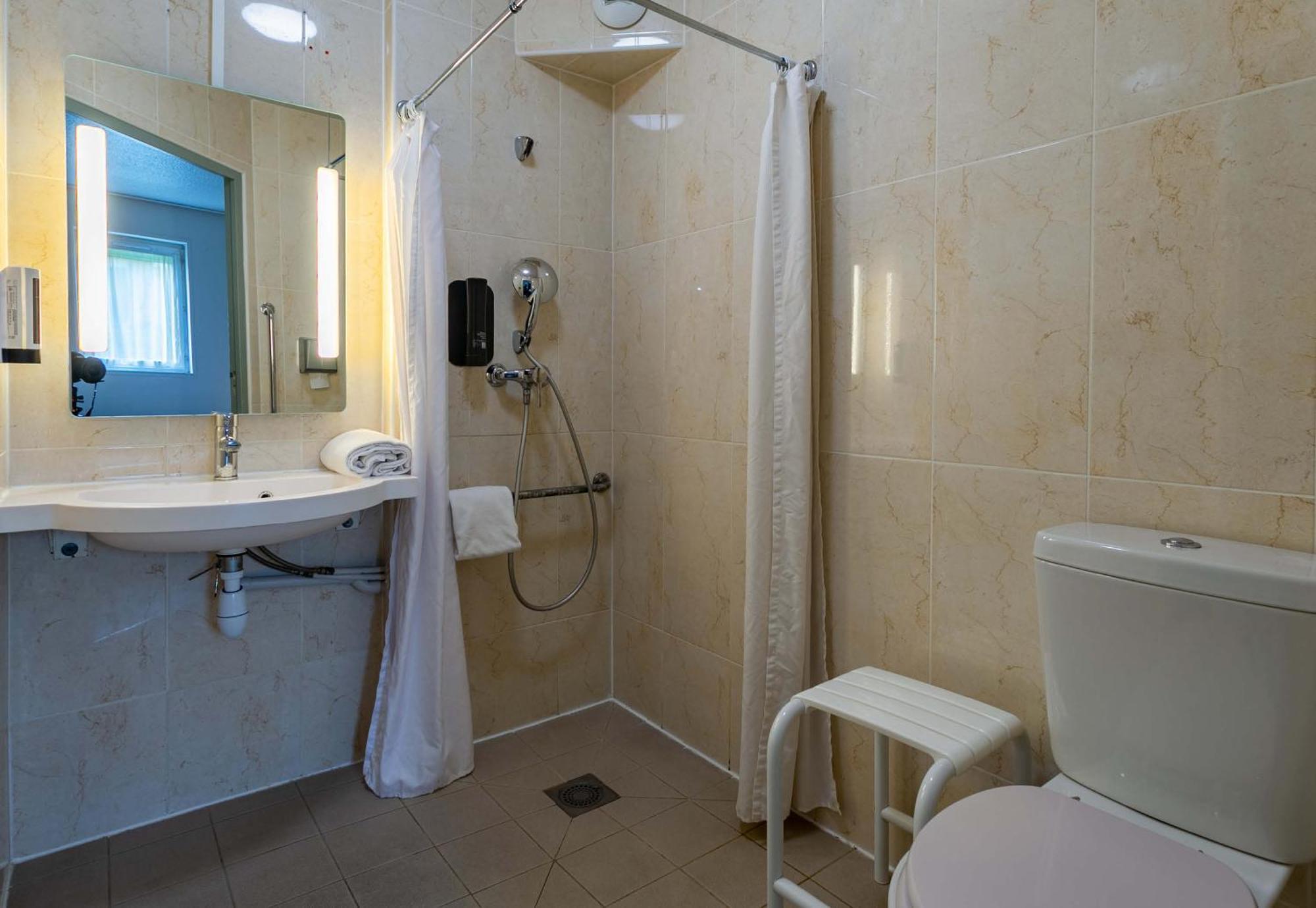 B&B Hotel Strasbourg Nord Artisans Vendenheim Exteriör bild